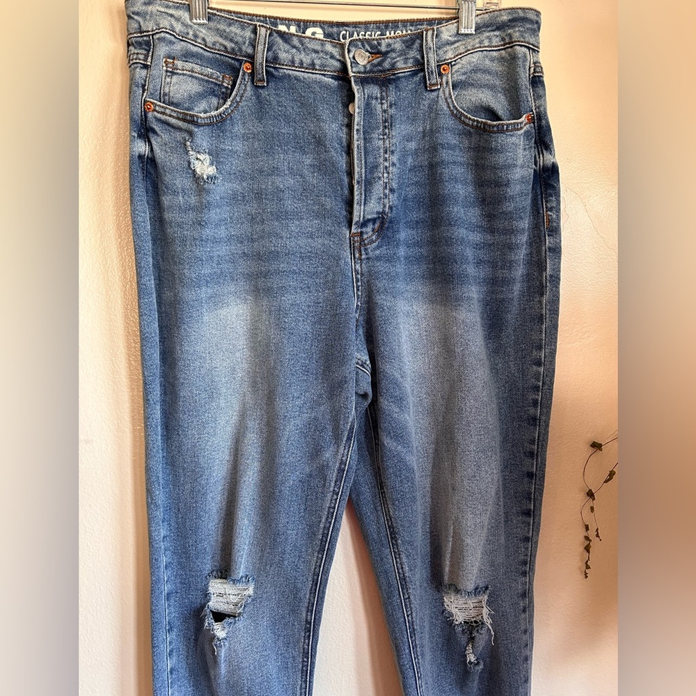High Rise Mom Jeans - Picture 4 of 6